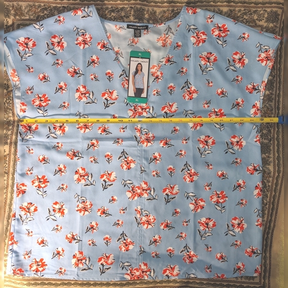 Hilary Radley Size XL Blue Floral Blouse NWT - Picture 2 of 5